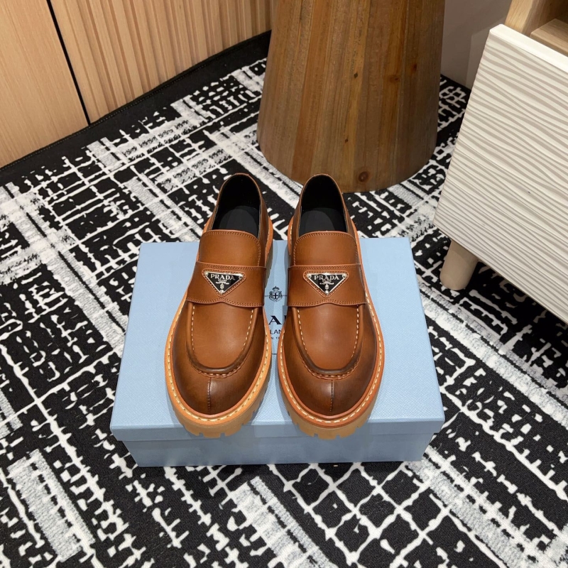 Pra*a leather shoes
